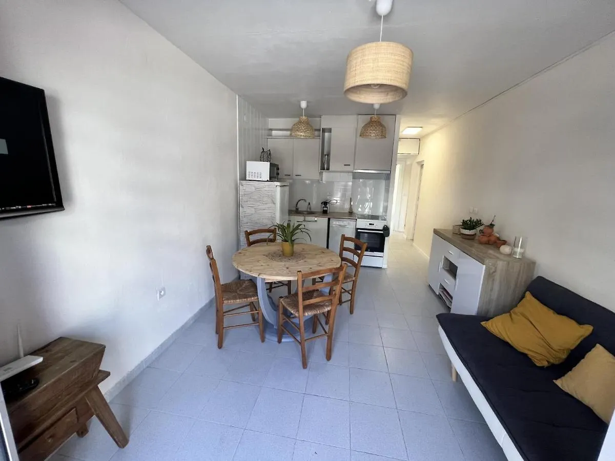 Maricel Apartment Roses 0*,
